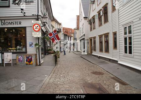 Rue traditionnelle à Bergen, la deuxième plus grande ville de Norvège. Banque D'Images