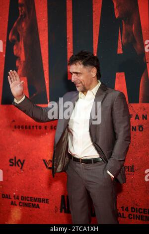 ROME, ITALIE - DÉCEMBRE 11 : Adriano Giannini assiste au tapis rouge du film 'Adagio' au Space Parco de Medici le 11 décembre 2023 à Rome, Banque D'Images