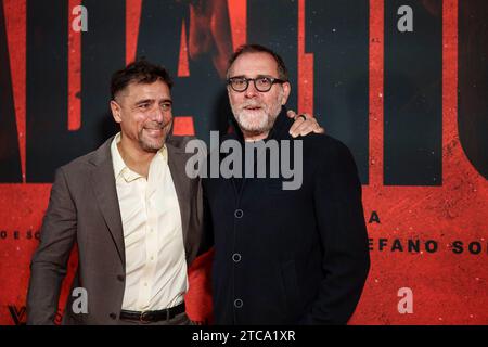 ROME, ITALIE - DÉCEMBRE 11 : Adriano Giannini et Valerio Mastandrea assistent au tapis rouge pour le film 'Adagio' au Space Parco de Medici en décembre Banque D'Images