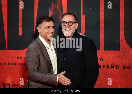 ROME, ITALIE - DÉCEMBRE 11 : Adriano Giannini et Valerio Mastandrea assistent au tapis rouge pour le film 'Adagio' au Space Parco de Medici en décembre Banque D'Images