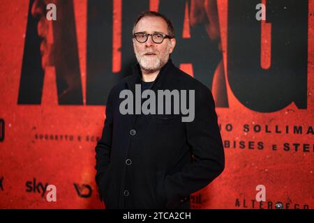 ROME, ITALIE - DÉCEMBRE 11 : Valerio Mastandrea assiste au tapis rouge pour le film 'Adagio' au Space Parco de Medici le 11 décembre 2023 à Rome Banque D'Images
