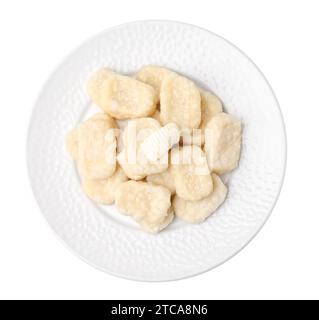 Assiette de délicieuses boulettes paresseuses avec du beurre isolé sur blanc, vue de dessus Banque D'Images