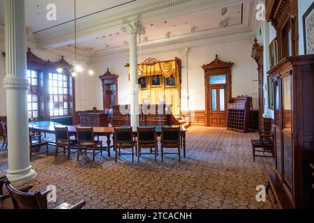 Austin, Texas - 3 novembre 2023 : à l'intérieur de la salle de la Cour suprême du capitole de l'État du Texas à Austin, États-Unis. Banque D'Images