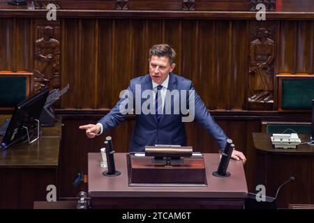 Varsovie, Pologne. 11 décembre 2023. Ryszard Petru, membre du Parlement, prend la parole lors de la session de la Chambre basse du Parlement. Le Parlement polonais a voté en faveur de Donald Tusk en tant que nouveau Premier ministre du pays. 248 députés ont voté pour, tandis que 201 ont voté contre. Tusk, une figure bien connue sur la scène européenne, a été Premier ministre polonais entre 2007 et 2014. Il est également ancien président du Conseil européen et ancien chef du Parti populaire européen (PPE) de centre-droit. Crédit : SOPA Images Limited/Alamy Live News Banque D'Images