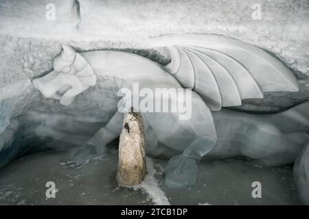 Sculptures de glace dans le Matterhorn Galcier Paradise à Zermatt, Suisse. Banque D'Images