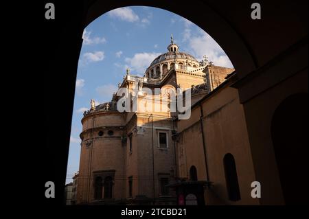 Parme, Italie. 13 octobre 2023. La basilique cathédrale Santa Maria della Steccata. Crédit : Sebastian Kahnert/dpa/Alamy Live News Banque D'Images