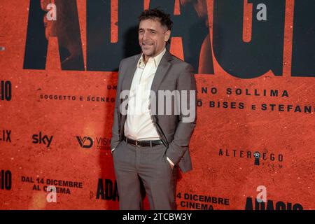 Rome, Italie. 11 décembre 2023. Adriano Giannini est présent sur le tapis rouge du film ''Adagio'' au Space Parco de Medici à Rome, Italie, le 11 décembre 2023. (Photo de Luca Carlino/NurPhoto)0 crédit : NurPhoto SRL/Alamy Live News Banque D'Images