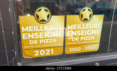 Bordeaux , France - 12 06 2023 : meilleure enseigne de pizza logo marque et signe texte étiquette sur porte pizzeria façade de restaurant italien Banque D'Images