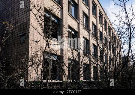 Célèbre hôpital de lieu dangereux dans une ville infectée abandonnée de Tchernobyl Ukraine Banque D'Images