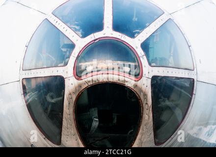 Cockpit d'un vieux gros plan d'avion Banque D'Images