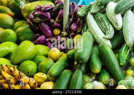 Fruits et légumes à un marché à victoria sur l'île de mahé aux seychelles dans l'océan indien Banque D'Images