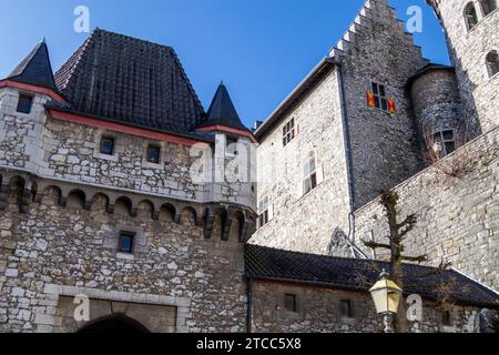 Vue à bas angle sur une tour du château de Stolberg à Stolberg, Eifel, Allemagne Banque D'Images