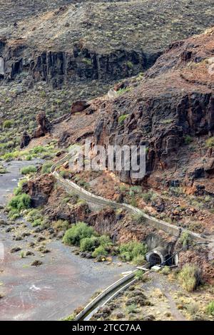 Barranco y Canal de Fataga, canal d'irrigation dans un ravin, Fataga, San Bartolome de Tirajana, province de Las Palmas, Grande Canarie, Îles Canaries Banque D'Images