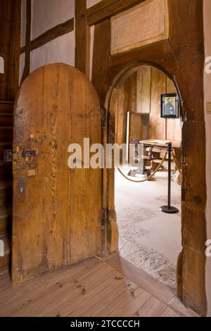 Le château de Wartburg est un château de Thuringe, situé au-dessus de la ville d'Eisenach à l'extrémité nord-ouest de la forêt de Thuringe à 411 mètres au-dessus Banque D'Images