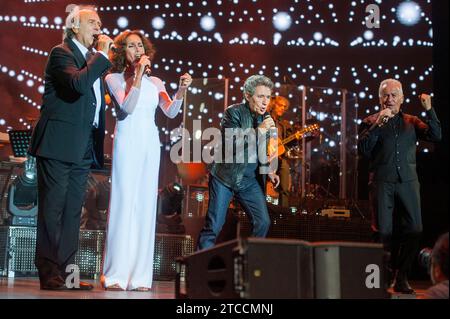 Séville, 09/17/2016. Concert du 20e anniversaire « le goût est le nôtre », avec Victor Manuel, Ana Belen, Joan Manuel Serrat et Miguel Rios. Stade olympique de Séville. Photo : Juan Jose Ubeda. Archsev. Crédit : Album / Archivo ABC / Juan José Úbeda Banque D'Images