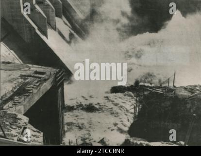 Torrejón el Rubio (Cáceres), 10/22/1965. C'est l'endroit exact du barrage où le grave accident s'est produit. Crédit : Album / Archivo ABC Banque D'Images