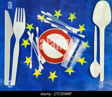 Symbole image, interdiction des microplastiques dans l'UE Banque D'Images