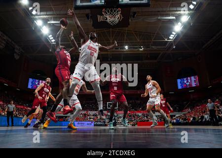 TROY CAUPAIN joueur de base américain de l'UCAM Murcia CB DAMIEN INGLIS France joueur de power forward de Valence basket JORDAN SAKHO joueur pivot DR Congo of Banque D'Images