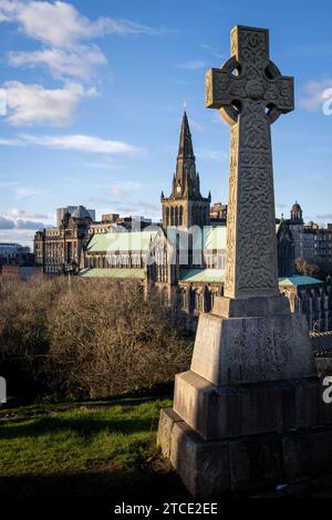 Vue sur la cathédrale de Glasgow à partir de la Nécropole Banque D'Images