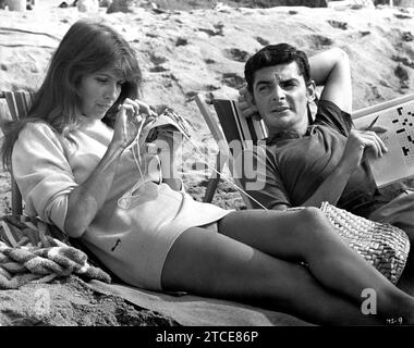 JOANNA SHIMKUS et RICHARD BENJAMIN en MARIAGE D'Un JEUNE COURTIER 1971 réalisateur / producteur LAWRENCE TURMAN roman Charles Webb scénario Lorenzo Semple Jr Twentieth Century Fox Banque D'Images