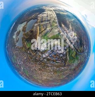 Luftbild, Gelsenwasser Wasserwerk Haltern am Halterner Stausee, Fluss Lippe im Morgennebel und umgeben von herbstlichen Laubbäumen, Erdkugel, Fisheye Aufnahme, Fischaugen Aufnahme, 360 Grad Aufnahme, petit monde, petite planète, fisheye Bild, Haltern-Stadt, Haltern am See, Ruhrgebiet, Nordrhein-Westfalen, Deutschland ACHTUNGxMINDESTHONORARx60xEURO *** vue aérienne, Gelsenwasser aqueduc Haltern au réservoir Haltern, rivière Lippe dans le brouillard matinal et entouré d'arbres caduques automnaux, globe terrestre, image fisheye, image fisheye, image 360 degrés, monde minuscule, petite planète, image fisheye, Banque D'Images