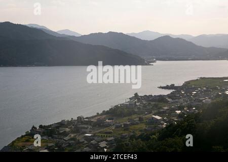 Amanohashidate, Japon ; 1 octobre 2023 : vues du banc de sable est situé dans la baie de Miyazu dans le nord de la préfecture de Kyoto. Banque D'Images