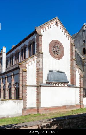 Façade est de la synagogue, Obernai, Alsace, France, Europe Banque D'Images