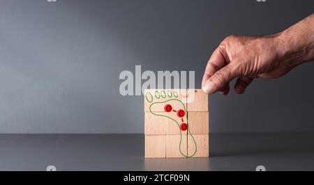 main posant des blocs de bois avec empreinte carbone et molécule de dioxyde de carbone. concept d'empreinte carbone et changement climatique . Banque D'Images