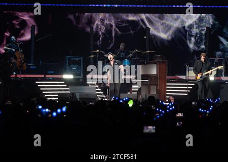 Washington, DC, États-Unis. 11 décembre 2023. WASHINGTON, DC - 11 DÉCEMBRE : One Republic joue sur scène lors du Jingle ball 2023 d'iHeartRadio Hot 99.5, au Capital One Arena le 11 décembre 2023 à Washington, DC. Photo : Victoria Ford/imageSPACE/Sipa USA crédit : SIPA USA/Alamy Live News Banque D'Images
