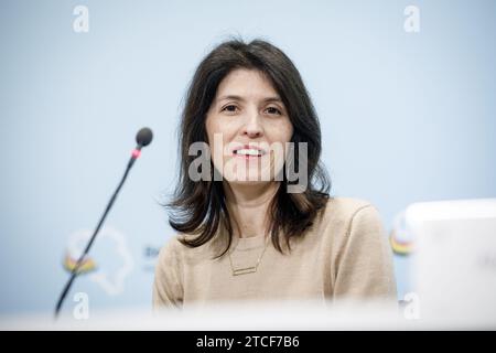La secrétaire d'État au Budget Alexia Bertrand photographiée lors d'une conférence de presse après que la réunion restreinte du cabinet soit parvenue à un accord sur la distribution des journaux. BELGA PHOTO HATIM KAGHAT Banque D'Images