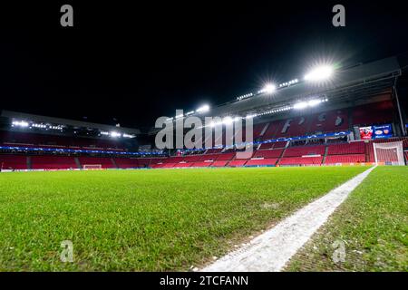 Eindhoven, pays-Bas. 12 décembre 2023. EINDHOVEN, PAYS-BAS - DÉCEMBRE 12 : vue intérieure générale avant le match de l'UEFA Champions League Group B entre le PSV et Arsenal au Phillips Stadion le 12 décembre 2023 à Eindhoven, pays-Bas. (Photo Rene Nijhuis/Orange Pictures) crédit : Orange pics BV/Alamy Live News Banque D'Images