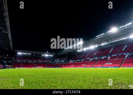 Eindhoven, pays-Bas. 12 décembre 2023. EINDHOVEN, PAYS-BAS - DÉCEMBRE 12 : vue intérieure générale avant le match de l'UEFA Champions League Group B entre le PSV et Arsenal au Phillips Stadion le 12 décembre 2023 à Eindhoven, pays-Bas. (Photo Rene Nijhuis/Orange Pictures) crédit : Orange pics BV/Alamy Live News Banque D'Images