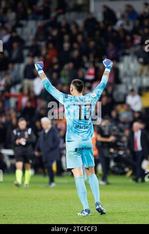 Barcelone, Espagne. 10 décembre 2023. Gazzaniga célèbre la victoire au LaLiga EA Sports Match entre le FC Barcelone et le Girona FC à l'Estadi OLIM Banque D'Images