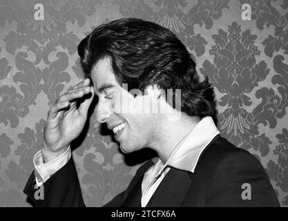 John Travolta lors d'une conférence de presse pour 'Saturday Night Fever', 1977. (Référence de fichier 34580-486TH) Banque D'Images