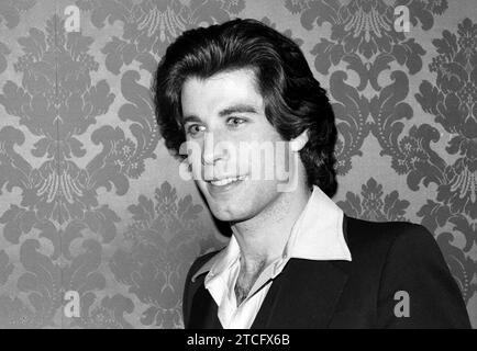 John Travolta lors d'une conférence de presse pour 'Saturday Night Fever', 1977. (Référence de fichier 34580-485TH) Banque D'Images