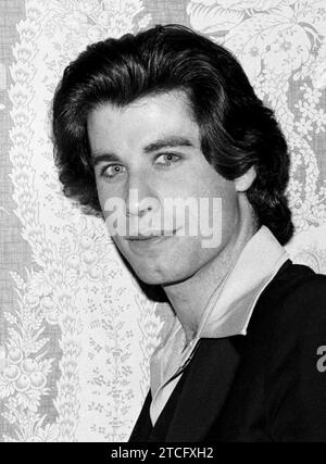 John Travolta lors d'une conférence de presse pour 'Saturday Night Fever', 1977. (Référence de fichier 34580-508TH) Banque D'Images