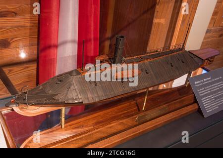 Maquette du CSS Virginia, qui avait été construit à partir des restes de l'USS Merrimack, au Musée maritime international de HafenCity, Hambur Banque D'Images