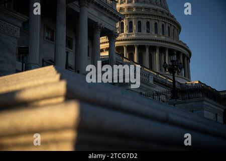 Washington, États-Unis. 12 décembre 2023. Une vue générale du bâtiment du Capitole des États-Unis, à Washington, DC, le mardi 12 décembre, 2023. (Graeme Sloan/Sipa USA) crédit : SIPA USA/Alamy Live News Banque D'Images