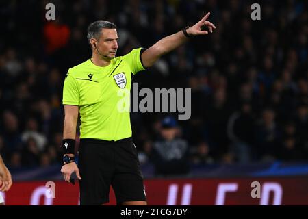 Naples, Italie. 12 décembre 2023. Arbitre Danny Makkelie lors du match de l'UEFA Champions League entre le SSC Napoli et le SC Braga au Stadio Diego Armando Maradona Naples Italie le 12 décembre 2023. Crédit : Nicola Ianuale/Alamy Live News Banque D'Images