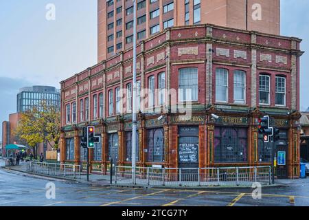 Cardiff, South Glamorgan, pays de Galles, Europe - 13 novembre 2023 : Golden Cross Pub et Marriot Hotel Banque D'Images