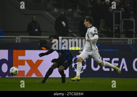 Milan, Italie. 12 décembre 2023. Juan Cuadrado du F.C. Inter lors de la 6e journée de l'UEFA Champions League Group D entre le F.C. Internazionale Milano et la Real Sociedad de Futbol le 12 décembre 2023 au stade San Siro de Milan, en Italie. Crédit : Agence photo indépendante/Alamy Live News Banque D'Images