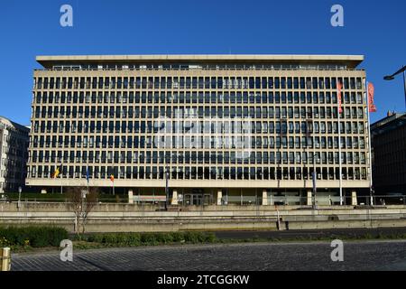 Façade avant du bâtiment qui abrite le siège de la banque belge ING dans le centre-ville de Bruxelles Banque D'Images