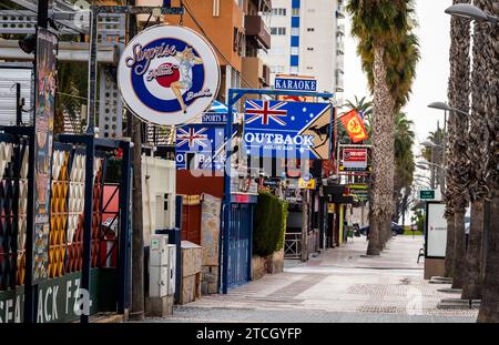 Alicante le 5 février 2021. Benidorm sans tourisme. Hôtels, terrasses et cafés fermés. Anglais commerces fermés photo Juan Carlos Soler archdc. Crédit : Album / Archivo ABC / Juan Carlos Soler Banque D'Images