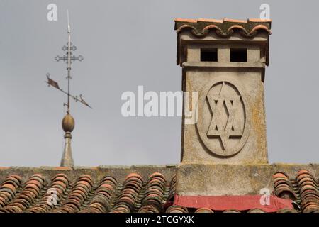 Brunete (Madrid) 04/28/2016. Cheminées de la Plaza Mayor. Photo : Isabel Permuy Archdc. Crédit : Album / Archivo ABC / Isabel B Permuy Banque D'Images