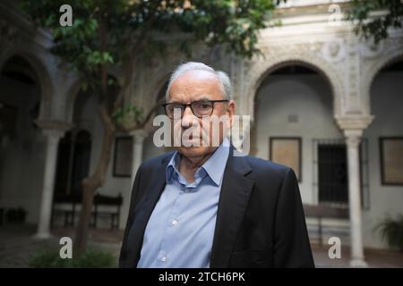 Séville, 05/24/2022. Entretien avec Alfonso Guerra à l'occasion de son entrée à l'Académie royale sévillienne des bonnes lettres. Photo : Raúl Doblado. ARCHSEV. Crédit : Album / Archivo ABC / Raúl Doblado Banque D'Images