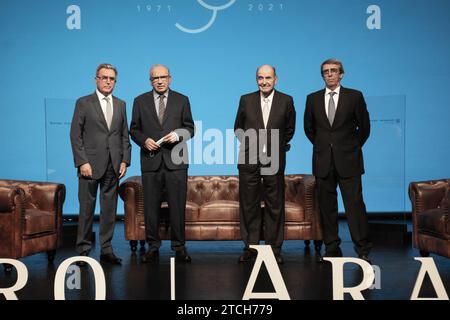 Séville, 10/05/2021. Montero Aramburu célèbre son 50e anniversaire avec Alfonso Guerra et Miquel Roca au Teatro Central. Photo : Vanessa Góez. ARCHSEV. Crédit : Album / Archivo ABC / Vanessa Gómez Banque D'Images