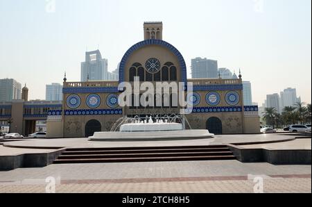 Le souk bleu sur la corniche à Sharjah, Émirats arabes Unis Banque D'Images