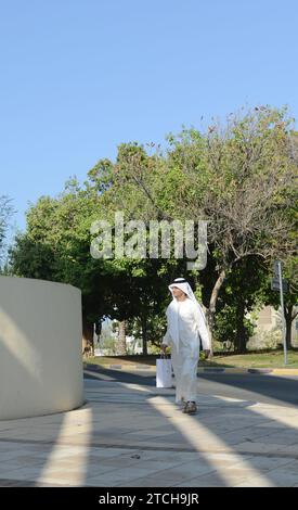 Un homme émirati à Sharjah, Émirats arabes Unis. Banque D'Images