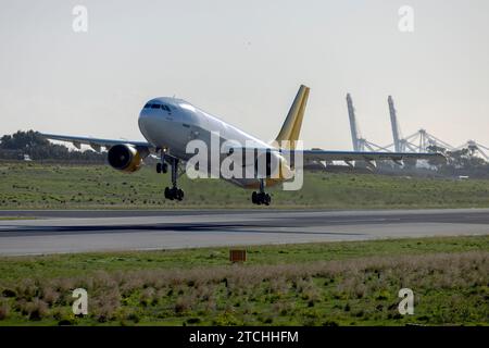 DHL (ASL Airlines) Airbus A300F4-605R (Reg : EI-LDD) effectuant un vol supplémentaire pour DHL en plus du vol quotidien par un 757. Banque D'Images