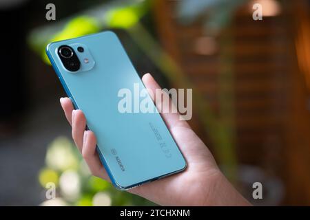 HCMC, VN - smartphone Xiaomi 11 Lite pour un usage éditorial Banque D'Images